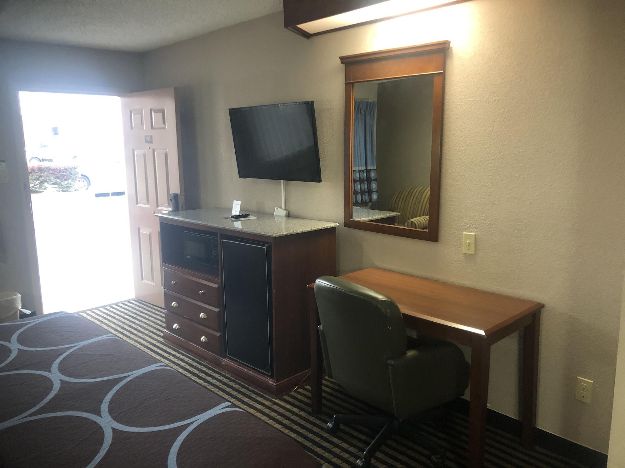 Super 8 Baton Rouge/I-12 Motel Bagian luar foto