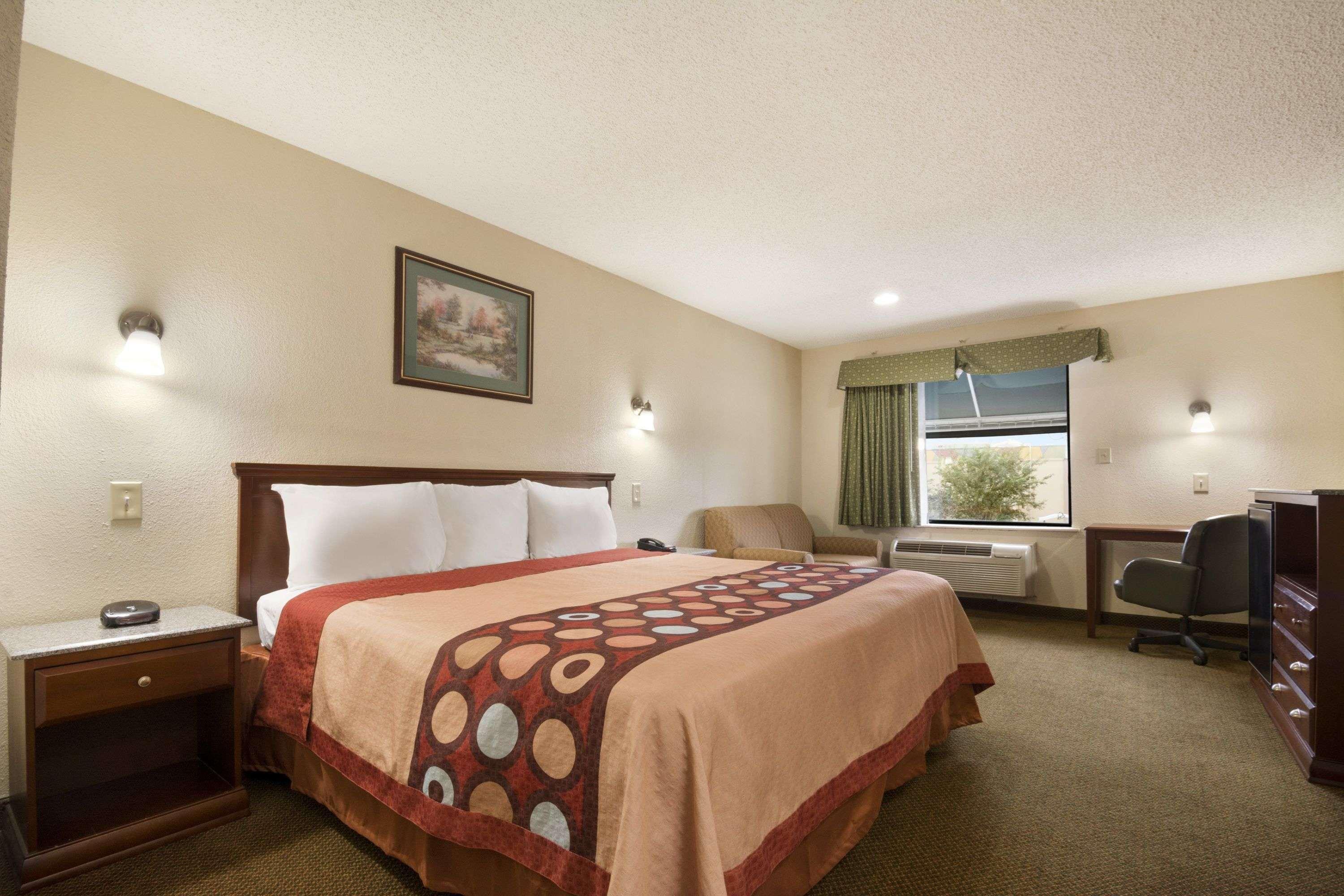 Super 8 Baton Rouge/I-12 Motel Bagian luar foto